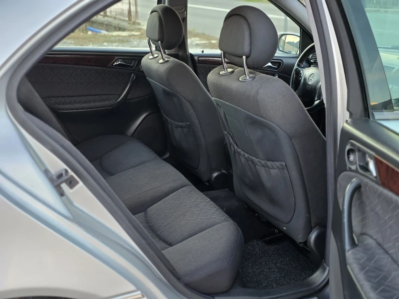 Mercedes-Benz C 220 2.2 CDI 143 k.c. 6 ck. , снимка 11 - Автомобили и джипове - 51937047