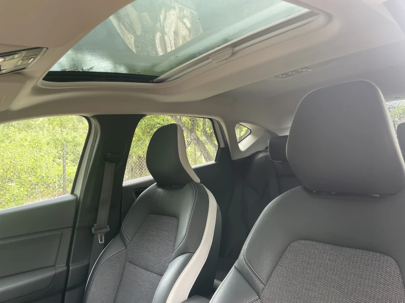 Renault Captur, снимка 8 - Автомобили и джипове - 52020380