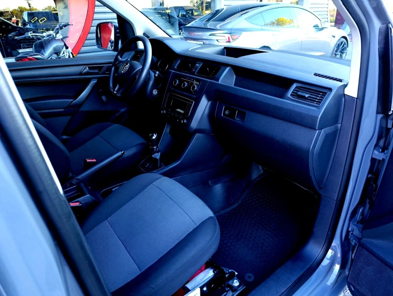 VW Caddy 1.4 CNG Cargo Maxi Заводски Метан!, снимка 11 - Автомобили и джипове - 52290777