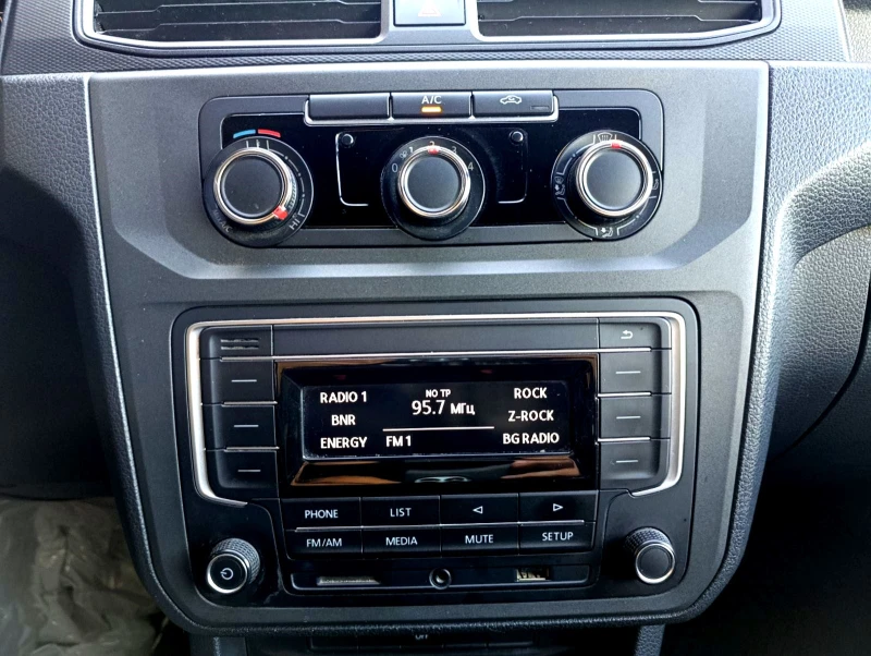 VW Caddy 1.4 CNG Cargo Maxi Заводски Метан!, снимка 13 - Автомобили и джипове - 52290777