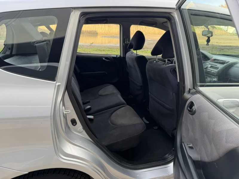 Honda Jazz 1.4i Swiss, снимка 13 - Автомобили и джипове - 52517837