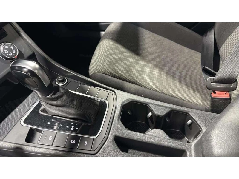 VW Jetta Comfortline* Авто-Кредит(ЦЕНА ДО БЪЛГАРИЯ), снимка 10 - Автомобили и джипове - 52539544