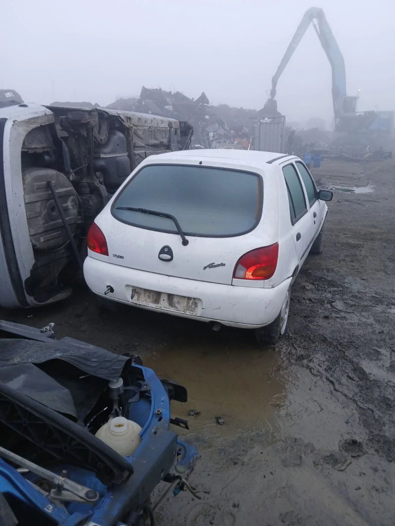 Ford Fiesta, снимка 2 - Автомобили и джипове - 52833371