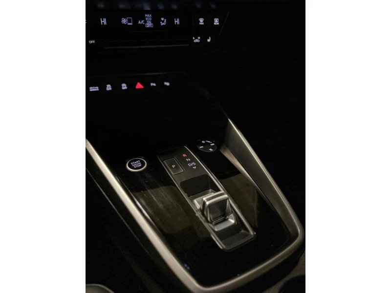 Audi A3 * Komfort * CARFAX * БЕЗ ПЪРВОНАЧАЛНА ВНОСКА, снимка 14 - Автомобили и джипове - 52959925