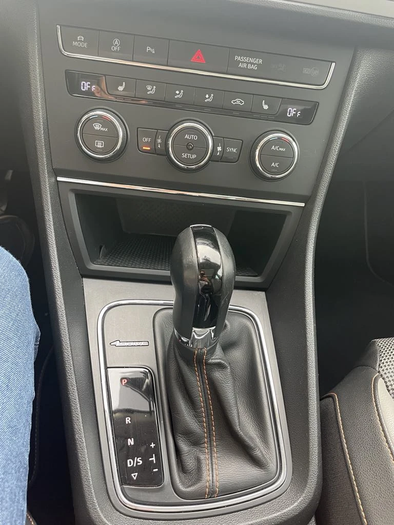 Seat Leon Xperience 2.0 TDI DSG, снимка 13 - Автомобили и джипове - 48419560