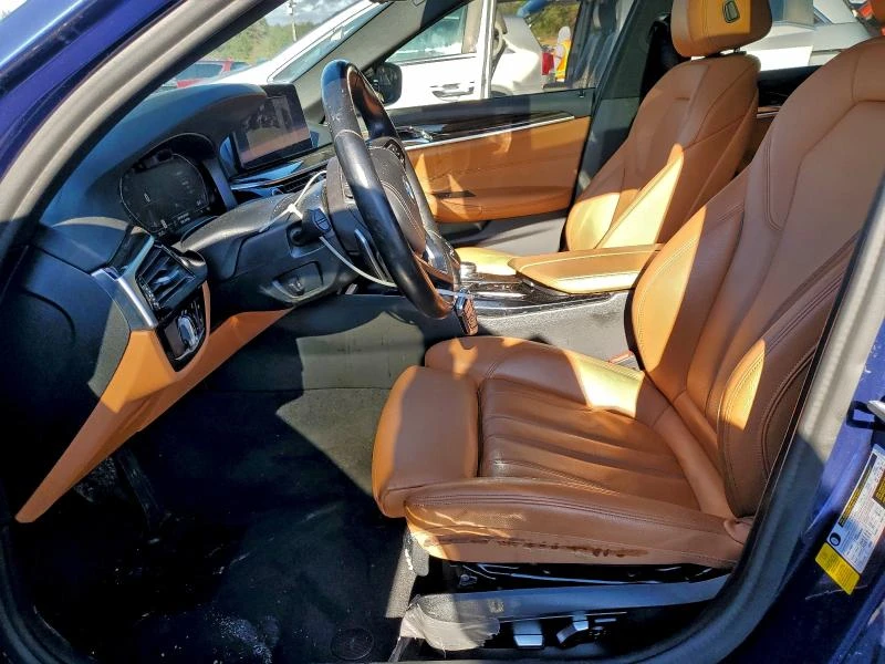 BMW 530 2.0L 4 Rear-wheel drive, снимка 10 - Автомобили и джипове - 52903000