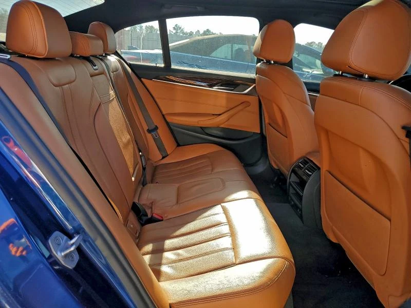 BMW 530 2.0L 4 Rear-wheel drive, снимка 13 - Автомобили и джипове - 52903000