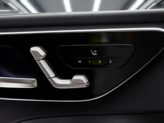 Mercedes-Benz C 220 d = AMG Line = Advanced Plus Гаранция, снимка 4 - Автомобили и джипове - 53591062