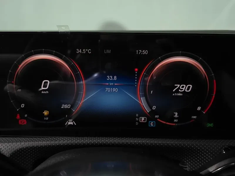 Mercedes-Benz CLA 250 4MATIC - САМО 30% АВАНС, снимка 8 - Автомобили и джипове - 56021469