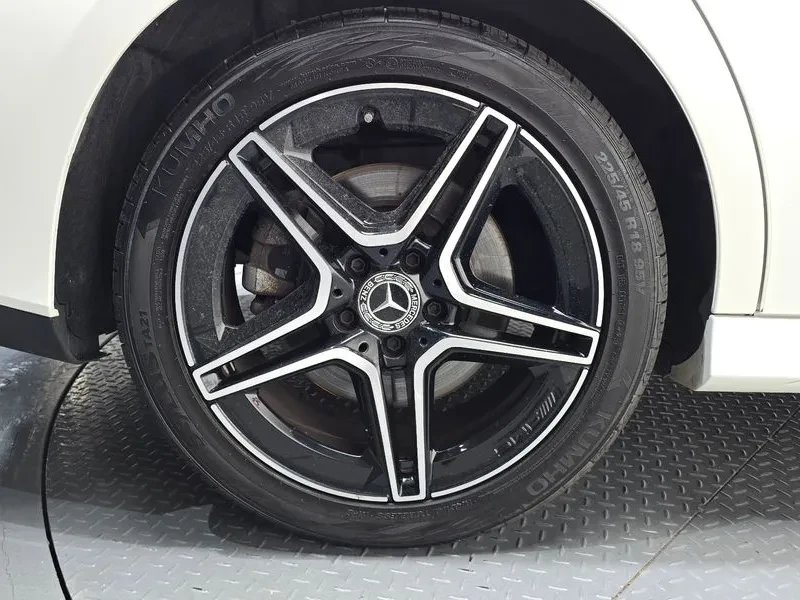 Mercedes-Benz CLA 250 4MATIC - САМО 30% АВАНС, снимка 5 - Автомобили и джипове - 56021469