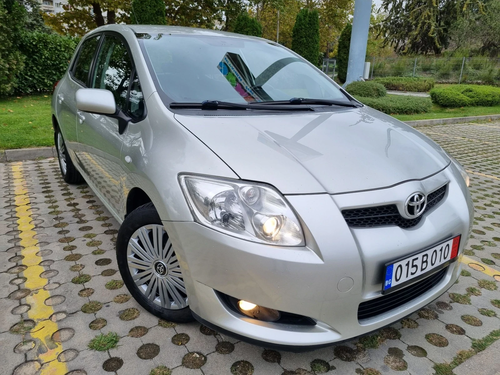 Toyota Auris 1, 4 D-4D 90к.с. Чудна - изображение 9