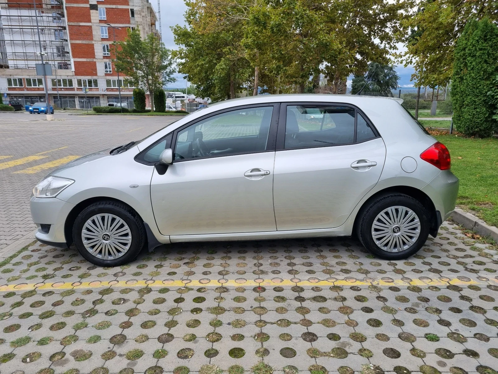 Toyota Auris 1, 4 D-4D 90к.с. Чудна - изображение 3