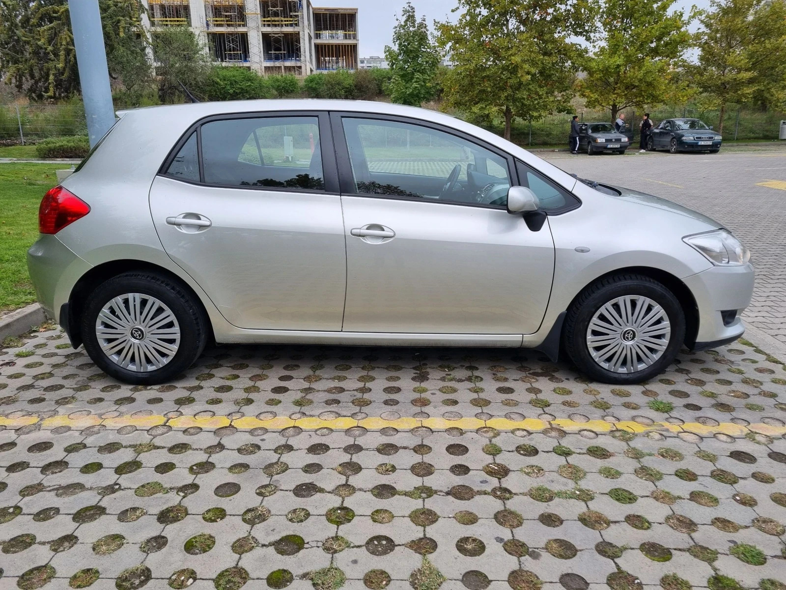 Toyota Auris 1, 4 D-4D 90к.с. Чудна - изображение 8