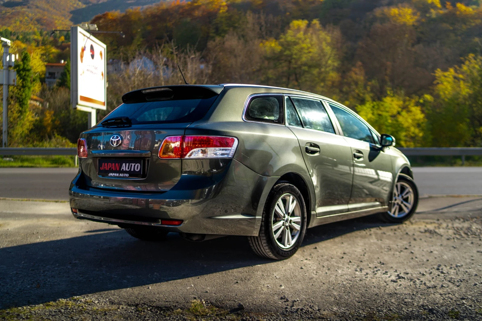 Toyota Avensis 1.8i 147HP СУПЕР СЪСТОЯНИЕ! ГАРАНЦИЯ 3м ИЛИ 3000км - изображение 4