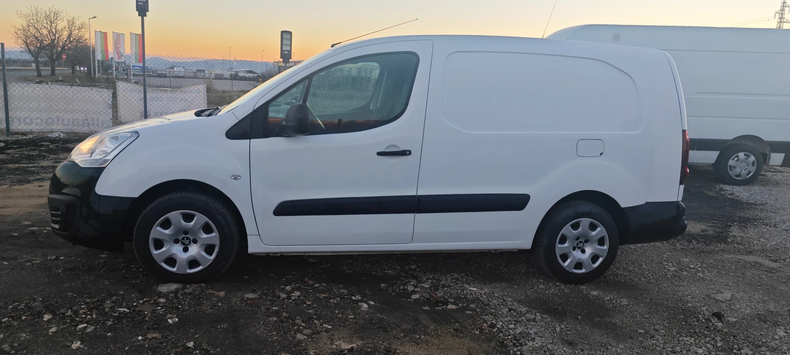 Peugeot Partner 1.6  ТРИМЕСТЕН EURO 6 - изображение 4