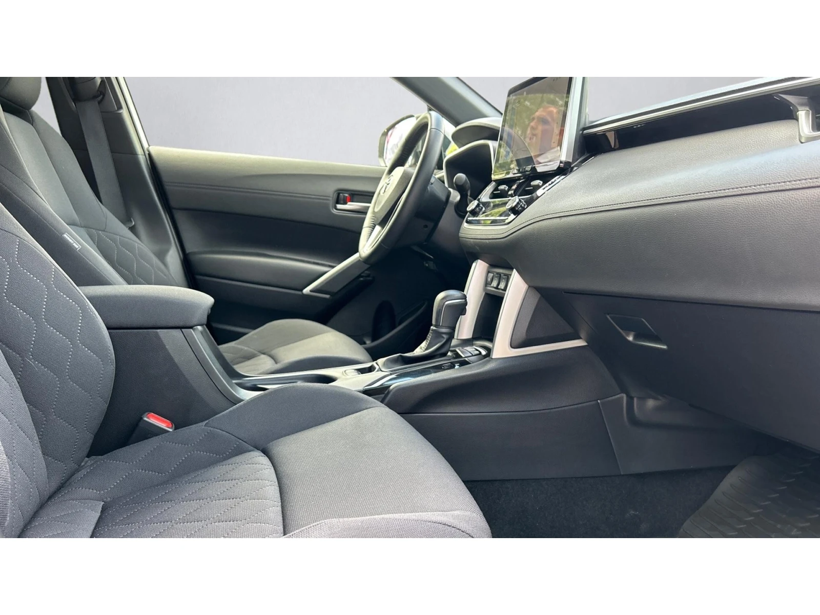 Toyota Corolla Cross Месечна вноска от 670 лв. - изображение 6