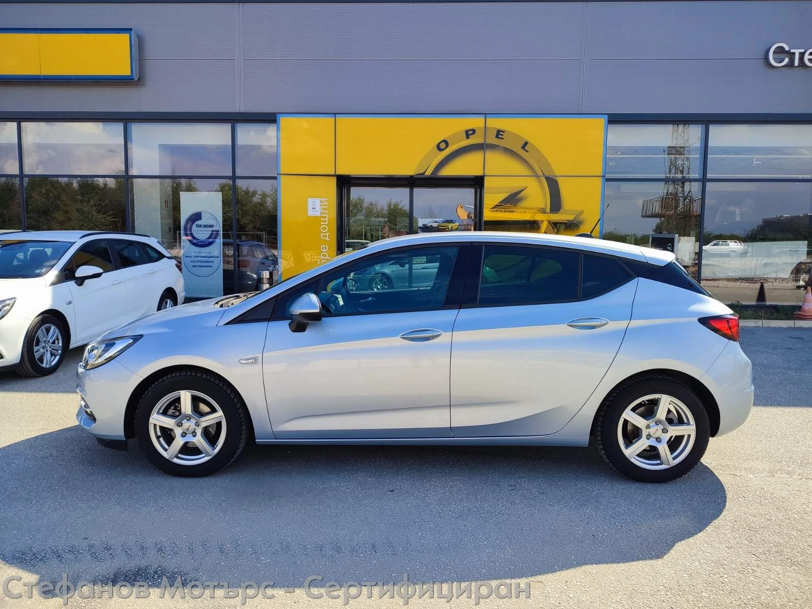 Opel Astra K GS LINE 1.2 бензин (130HP) MT6 - изображение 4