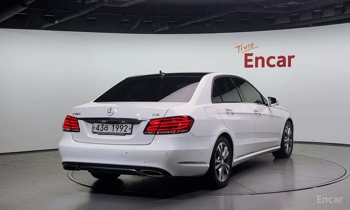 Mercedes-Benz E 220 БЕЗ АНАЛОГ | ДОКАЗУЕМИ КИЛОМЕТРИ - изображение 2