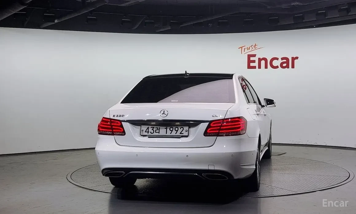 Mercedes-Benz E 220 БЕЗ АНАЛОГ | ДОКАЗУЕМИ КИЛОМЕТРИ - изображение 4