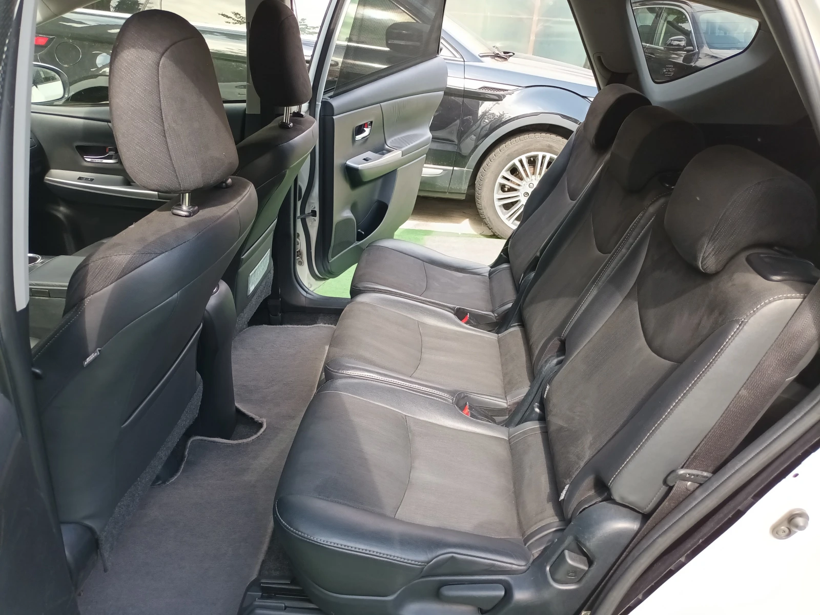 Toyota Prius Plus/7 места - изображение 10
