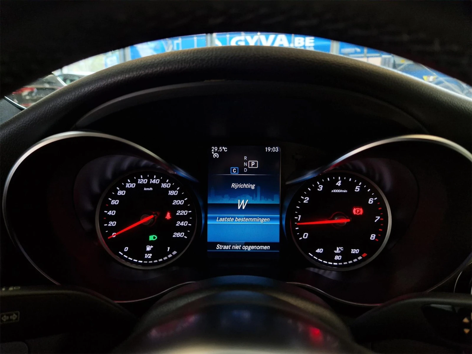 Mercedes-Benz C 180 AMG Line | Mobile.bg — изображение 11