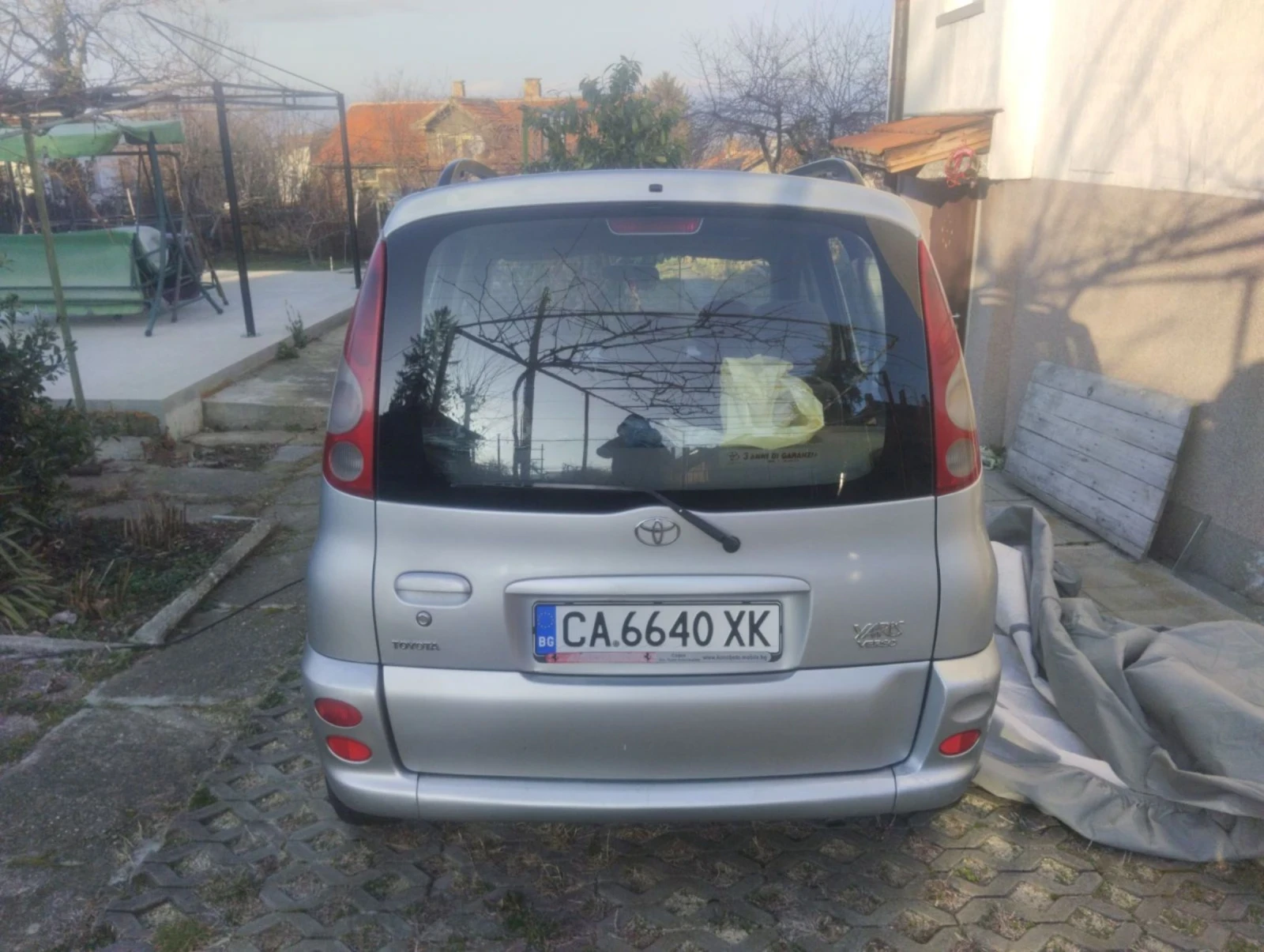 Toyota Yaris verso  - изображение 2