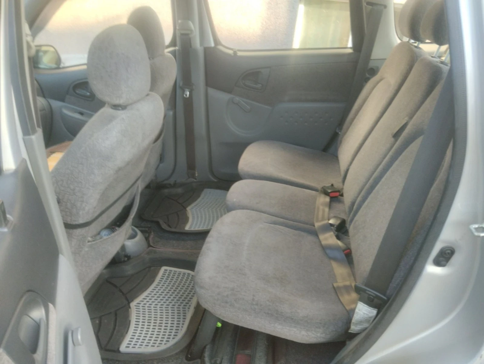 Toyota Yaris verso  - изображение 6