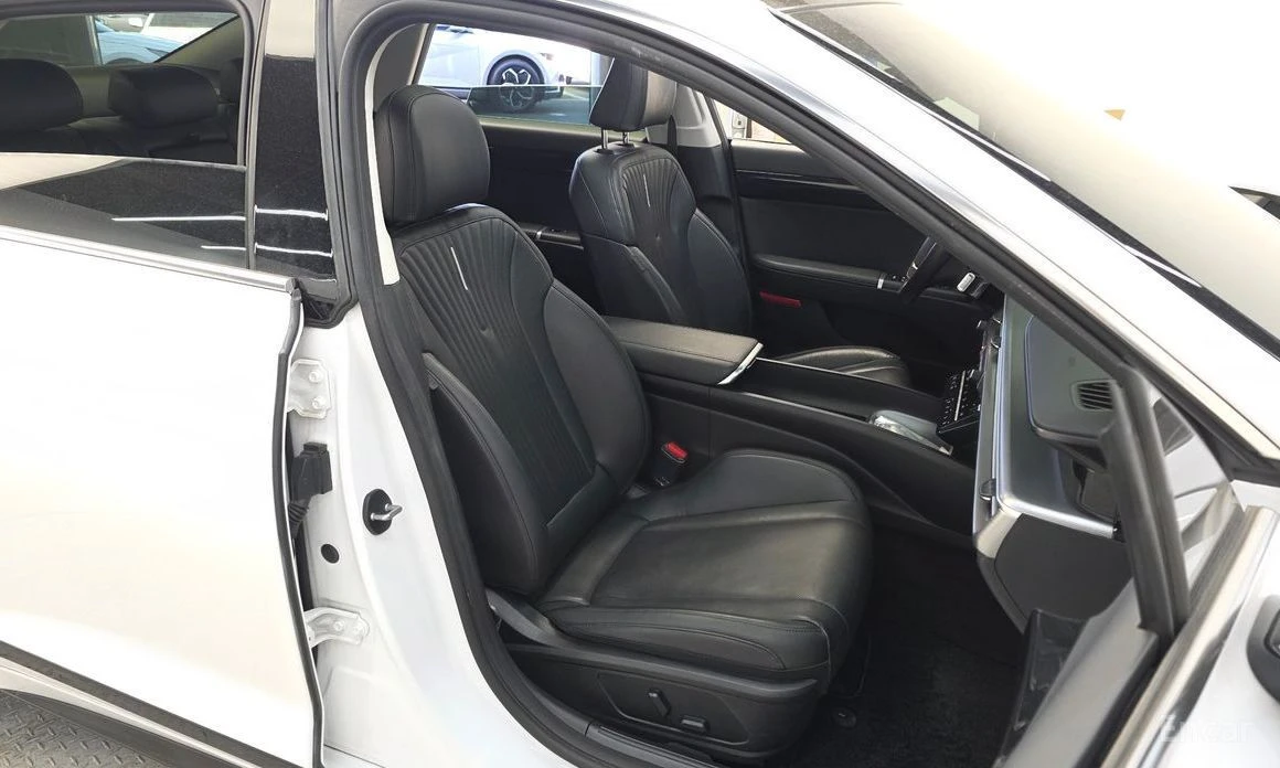 Hyundai Grandeur, снимка 10 - Автомобили и джипове - 53735720