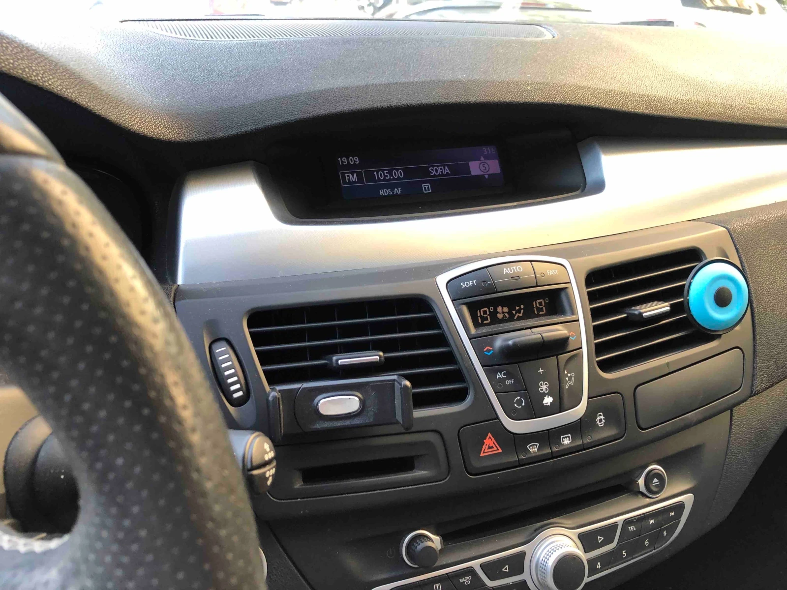 Renault Laguna 3, снимка 11 - Автомобили и джипове - 54133285