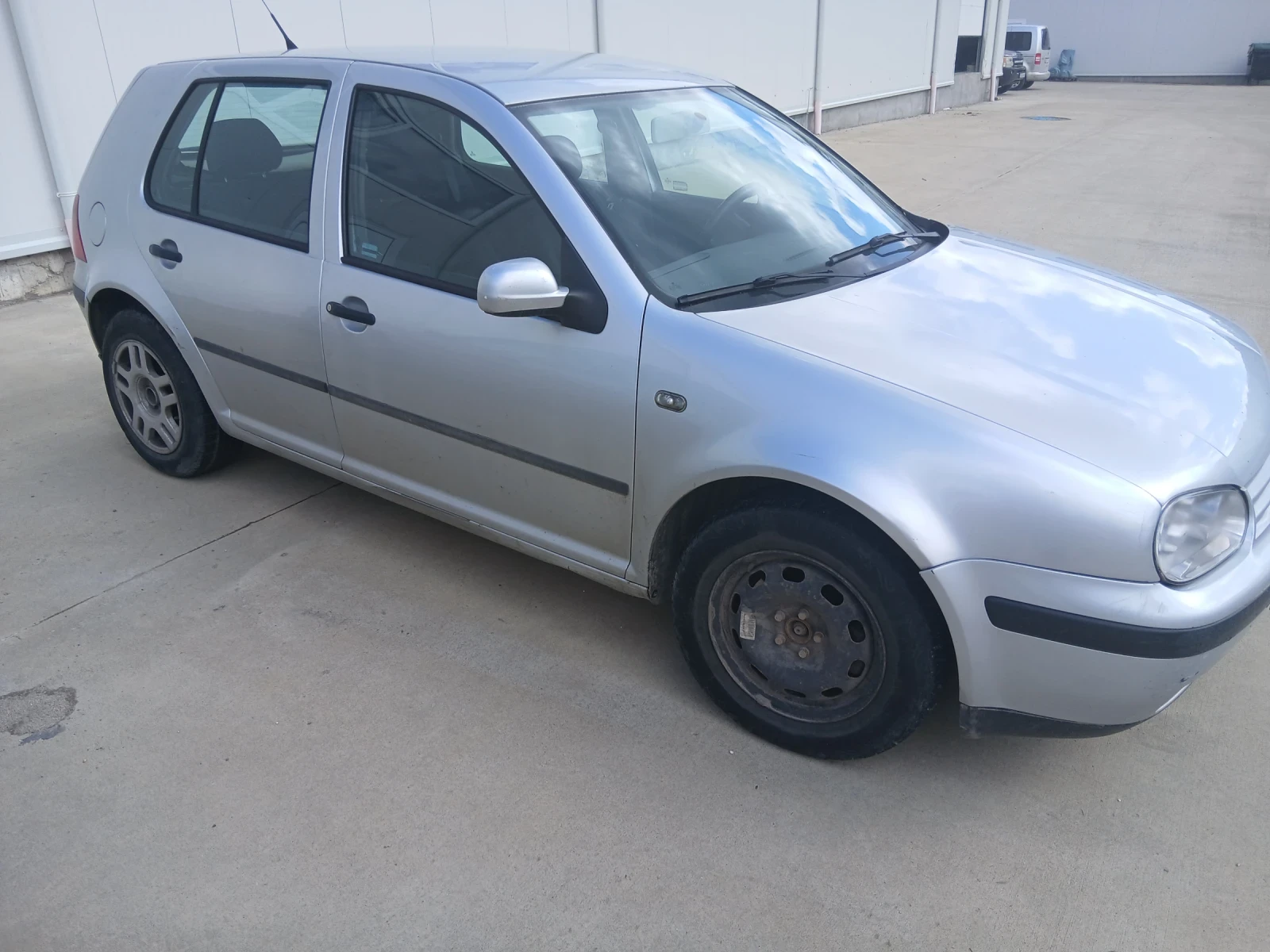 VW Golf 1.9tdi, снимка 4 - Автомобили и джипове - 54298108