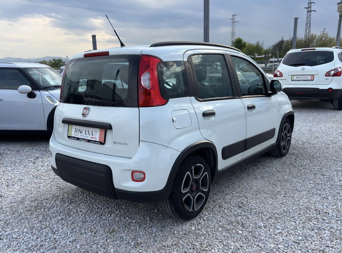 Fiat Panda 1.0* HYBRID, снимка 4 - Автомобили и джипове - 54423368