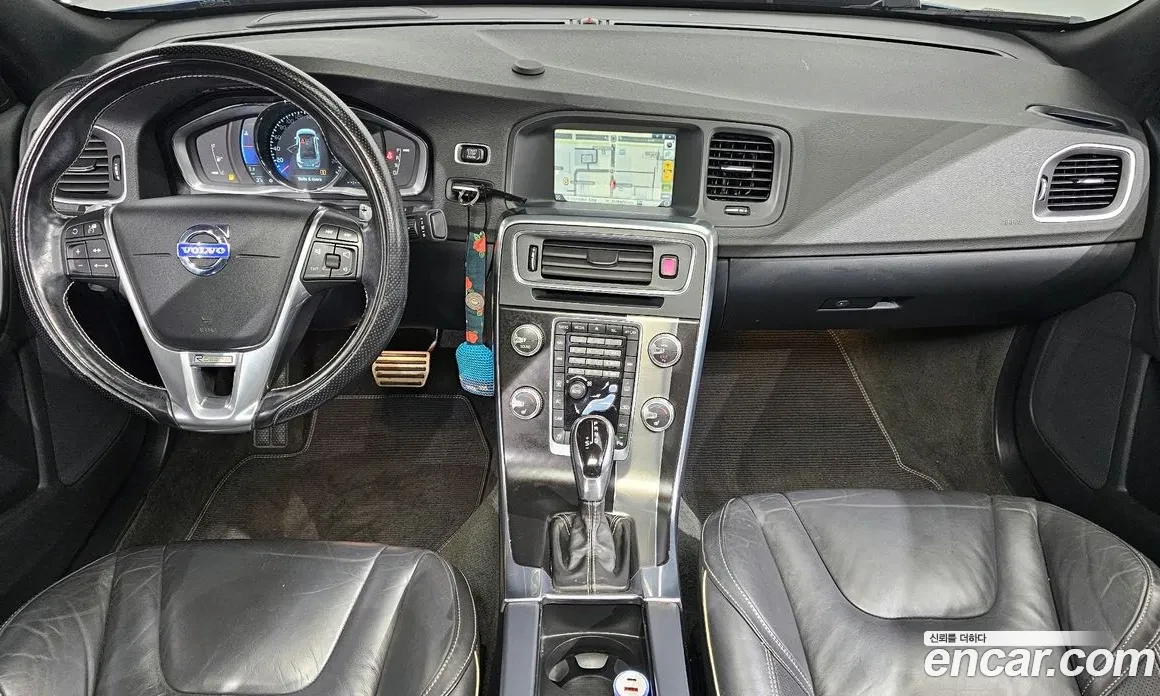 Volvo S60 T5 R Design, снимка 4 - Автомобили и джипове - 54470941