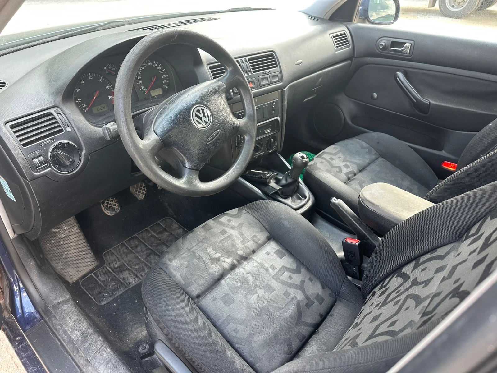 VW Bora, снимка 8 - Автомобили и джипове - 55125720