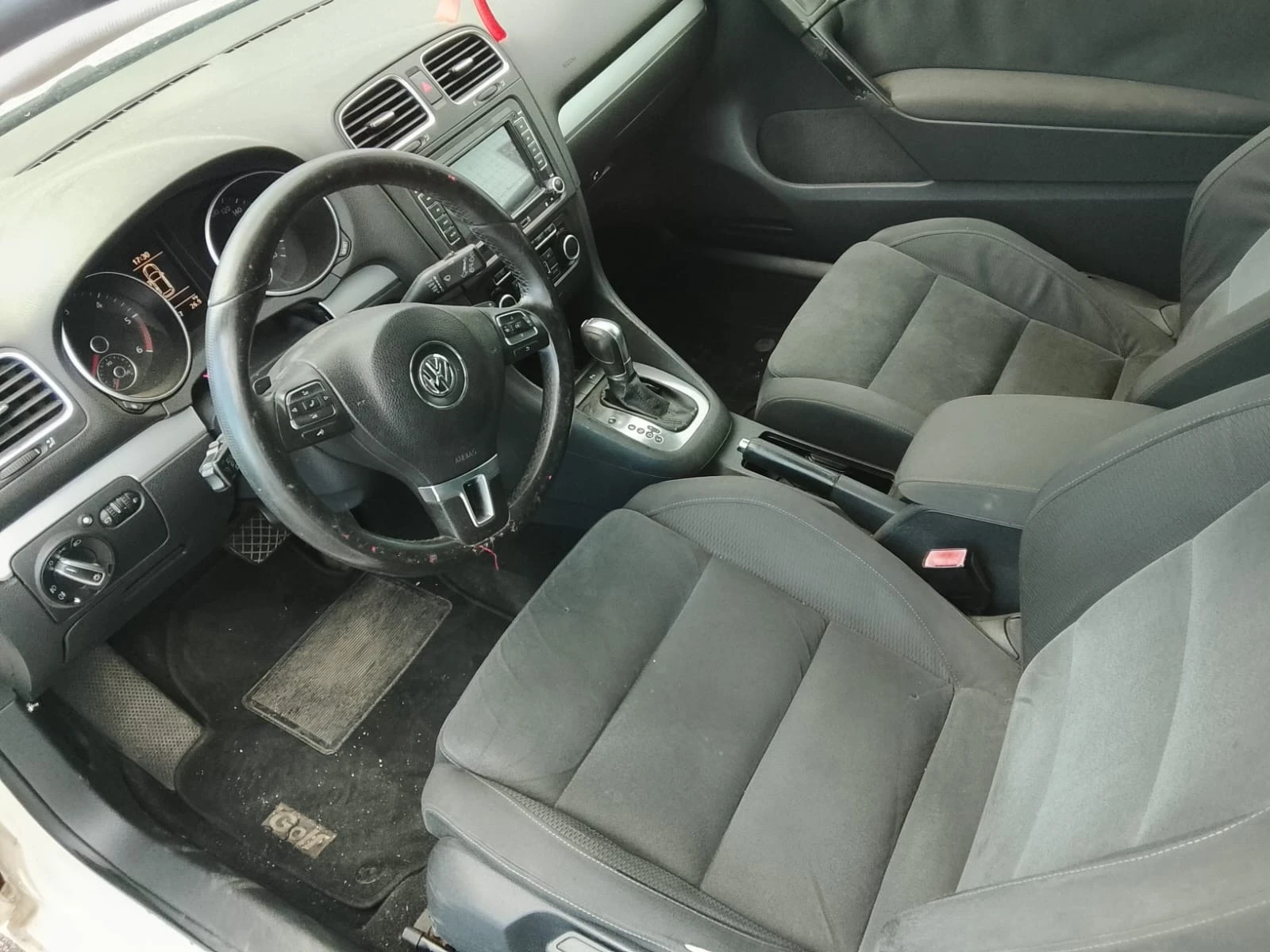 VW Golf DSG/НАВИГАЦИЯ/2011/F1/ПАРКТРОНИК/LED/180 хил км, снимка 5 - Автомобили и джипове - 55187629