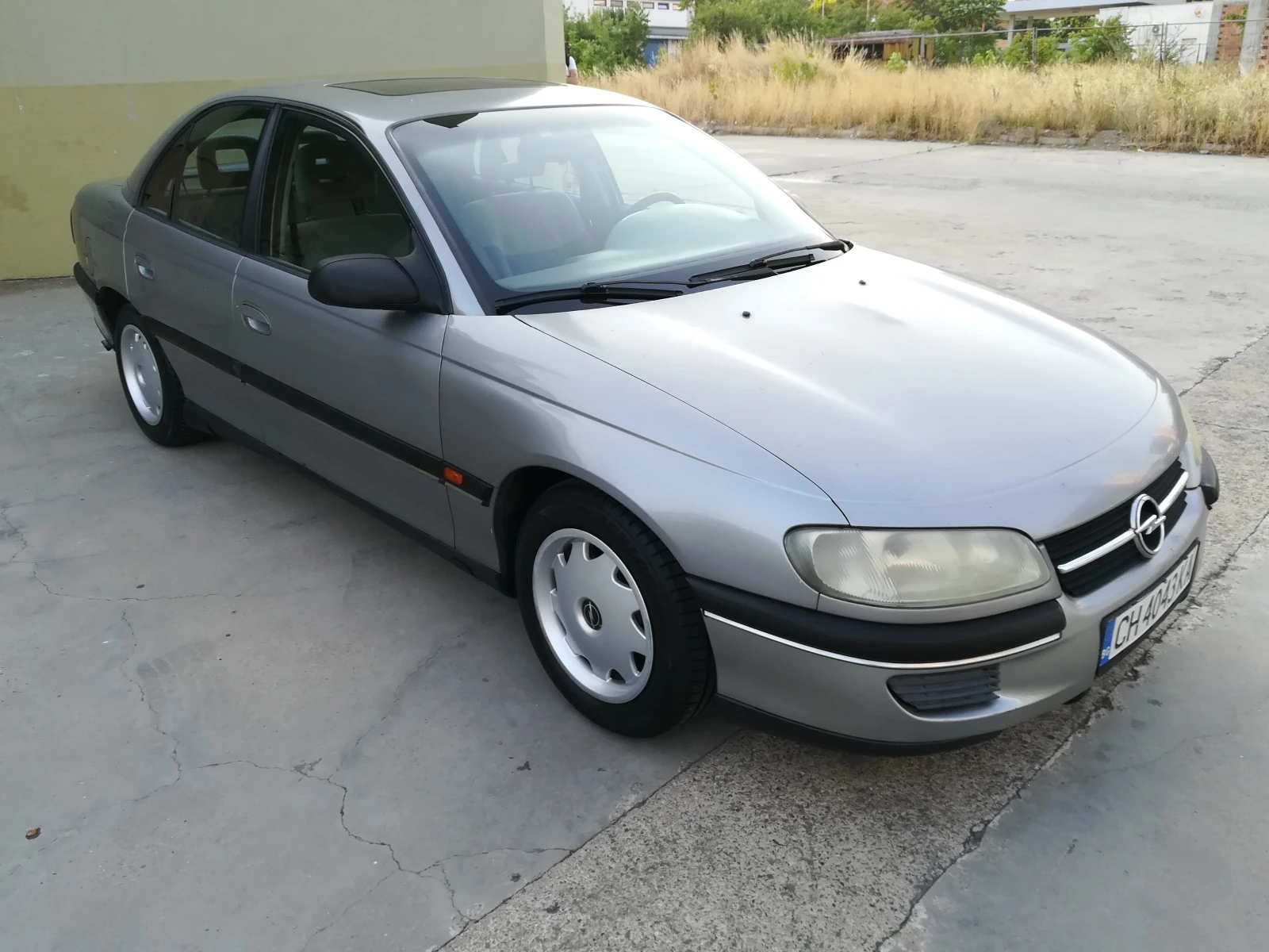 Opel Omega 2.0 16V газов инжекцион