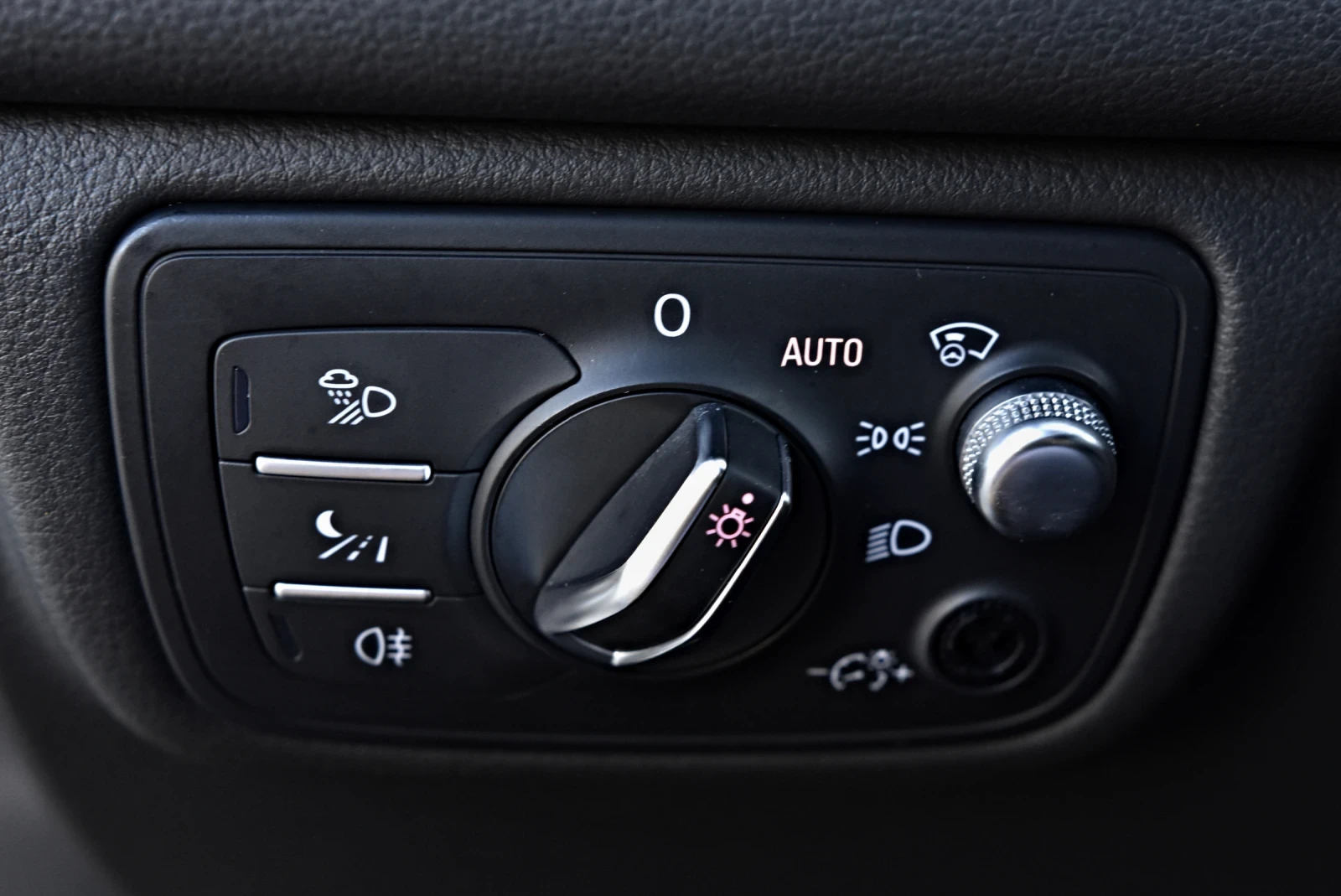 Audi A6 3.0TDI COMPETITION 326hp 3xS-LINE TV B&O RS-SITZE, снимка 13 - Автомобили и джипове - 55630753