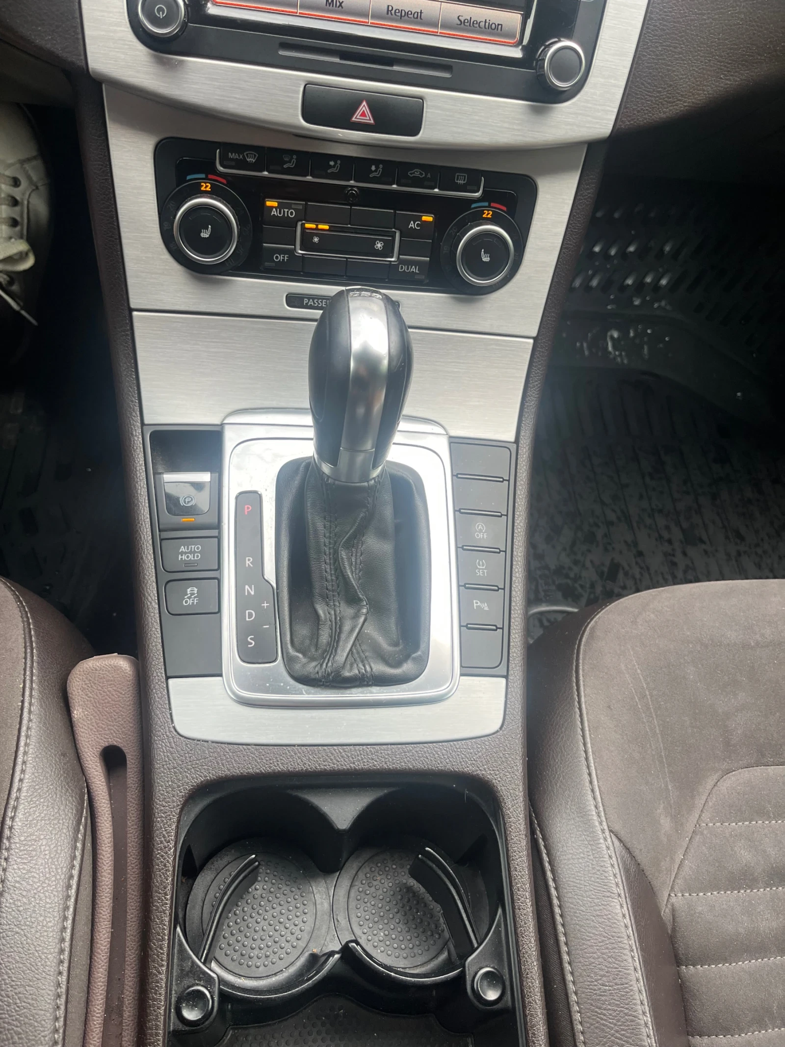 VW Passat 2.0TDI, снимка 13 - Автомобили и джипове - 55723835