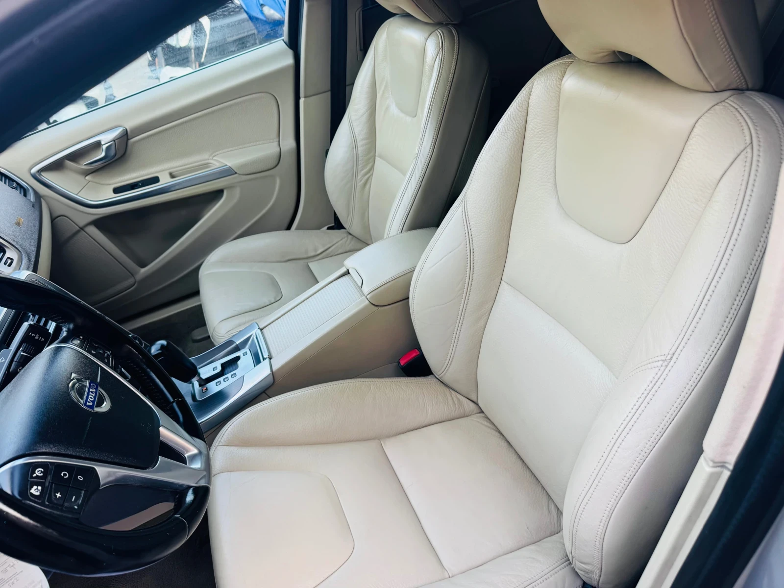 Volvo S60 2.4 D5 Швейцария ТОП, снимка 10 - Автомобили и джипове - 55848521