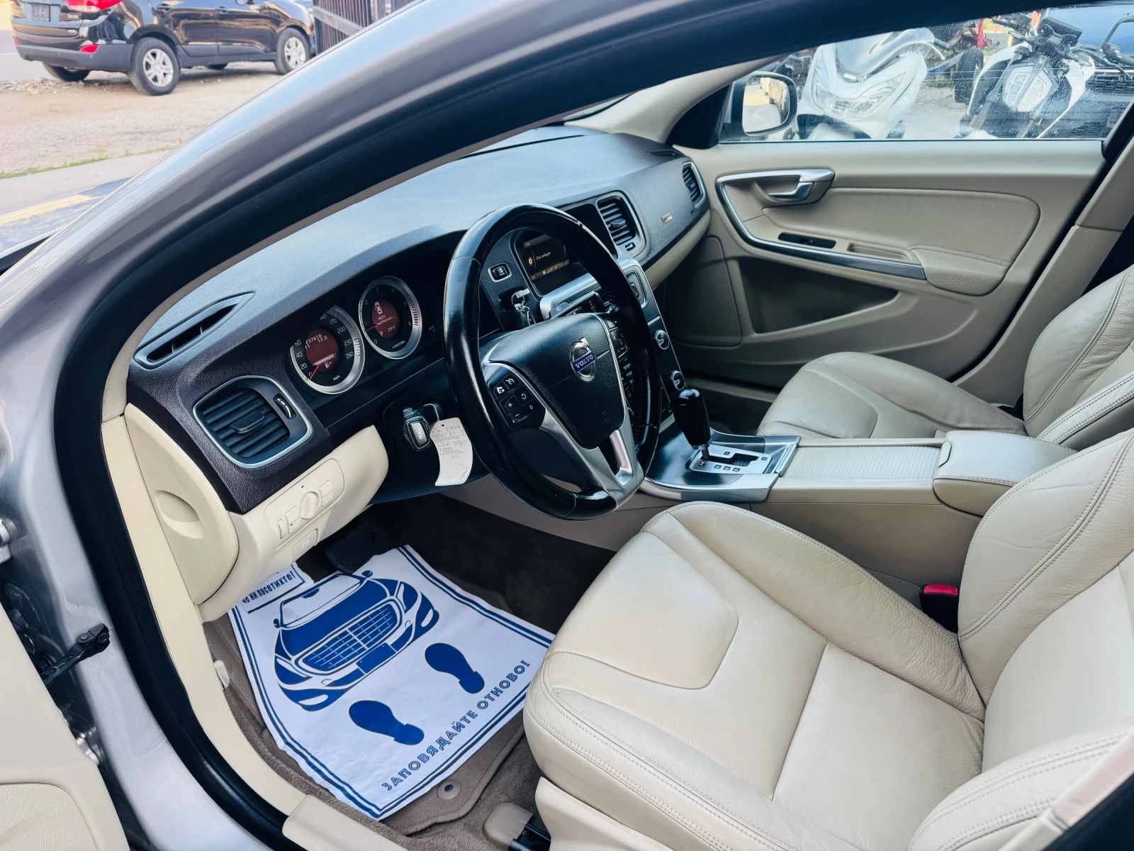 Volvo S60 2.4 D5 Швейцария ТОП, снимка 7 - Автомобили и джипове - 55848521