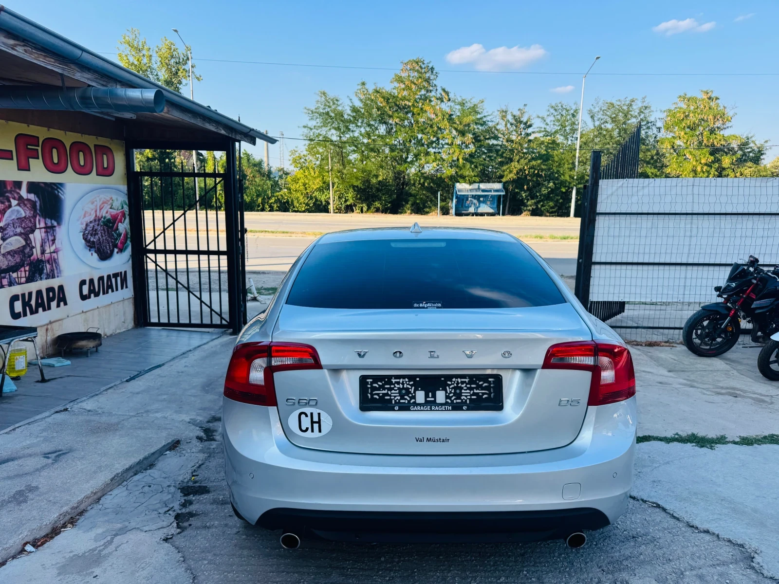 Volvo S60 2.4 D5 Швейцария ТОП, снимка 5 - Автомобили и джипове - 55848521