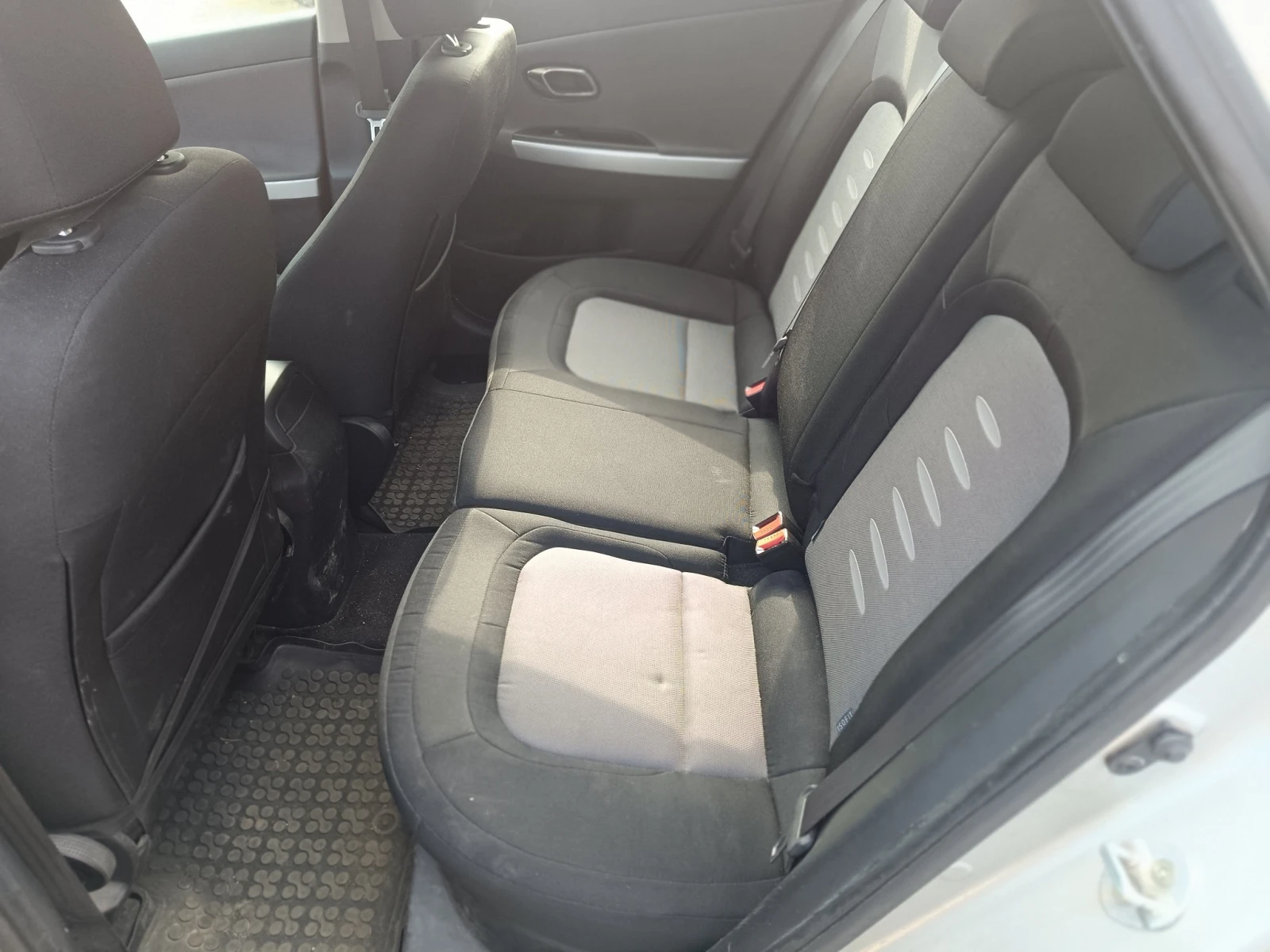 Kia Ceed 1, 6 CRDI, снимка 8 - Автомобили и джипове - 56225751