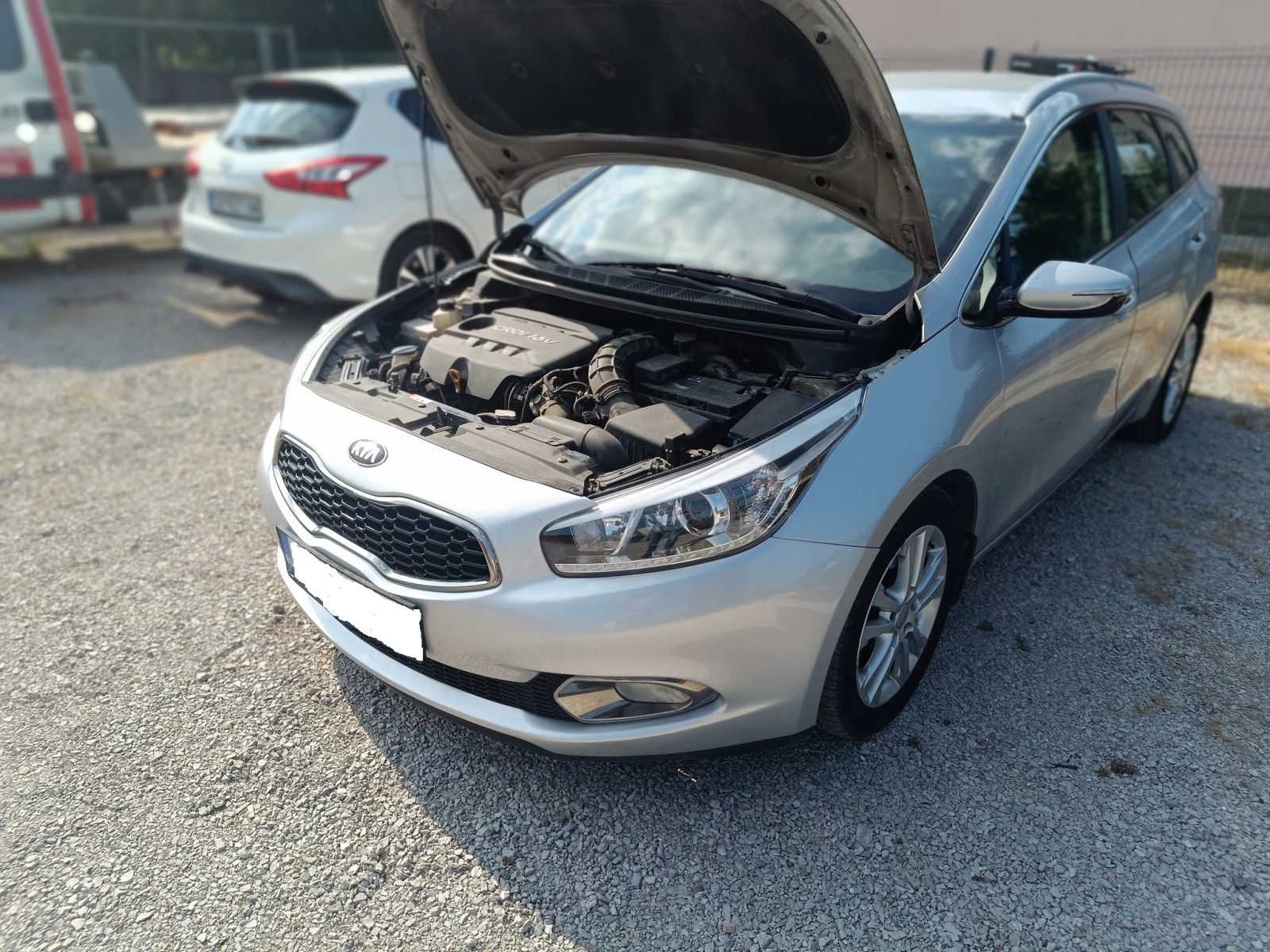 Kia Ceed 1, 6 CRDI, снимка 9 - Автомобили и джипове - 56225751