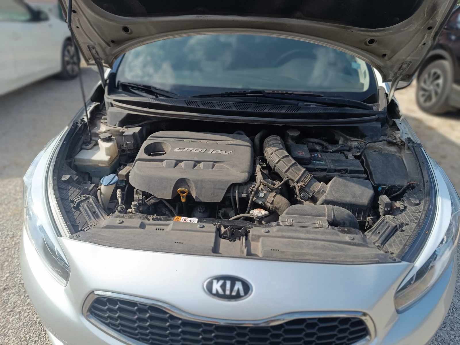 Kia Ceed 1, 6 CRDI, снимка 10 - Автомобили и джипове - 56225751