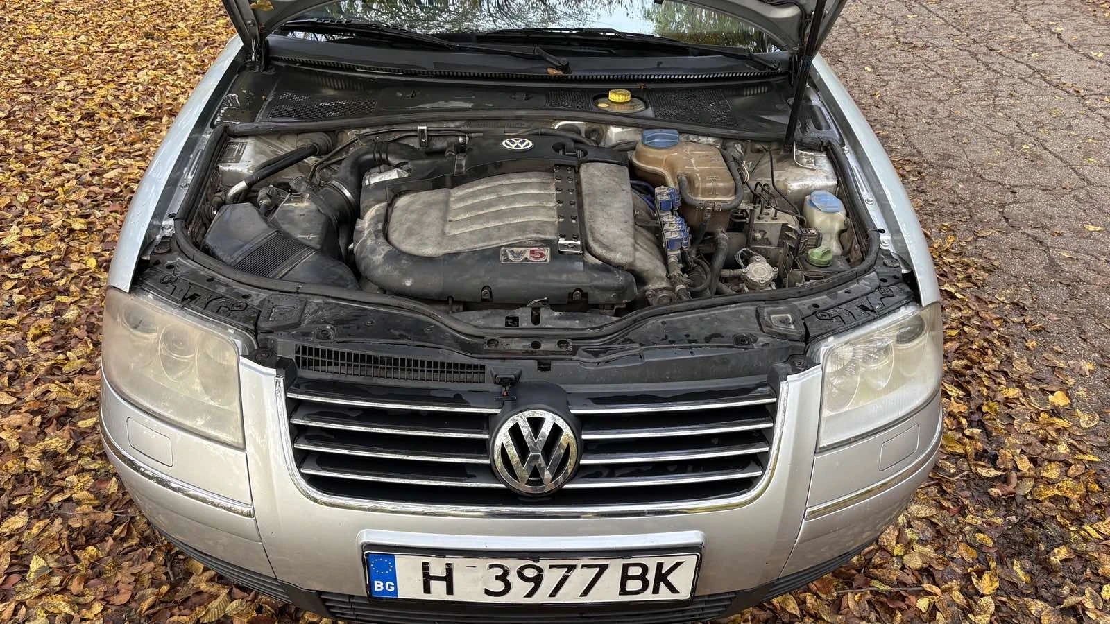 VW Passat 2.3 V5 Highline, снимка 14 - Автомобили и джипове - 56750653