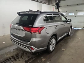 Обява за продажба на Mitsubishi Outlander AWD * CARFAX * АвтоКредит * Цена до България*  ~41 000 лв. - изображение 2