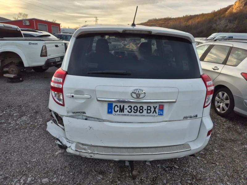 Toyota Rav4 2.2D-4D, КАТАСТРОФИРАЛ АВТОМОБИЛ , снимка 5 - Автомобили и джипове - 48454362