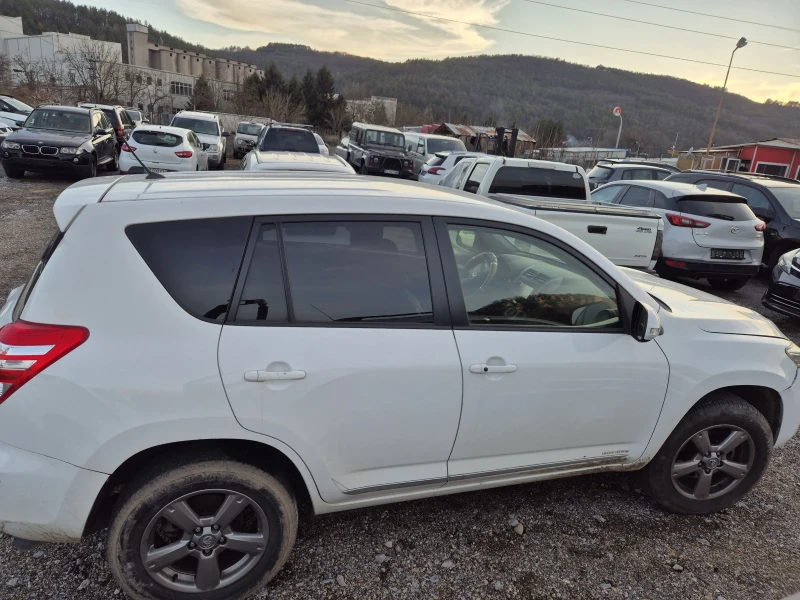 Toyota Rav4 2.2D-4D, КАТАСТРОФИРАЛ АВТОМОБИЛ , снимка 7 - Автомобили и джипове - 48454362