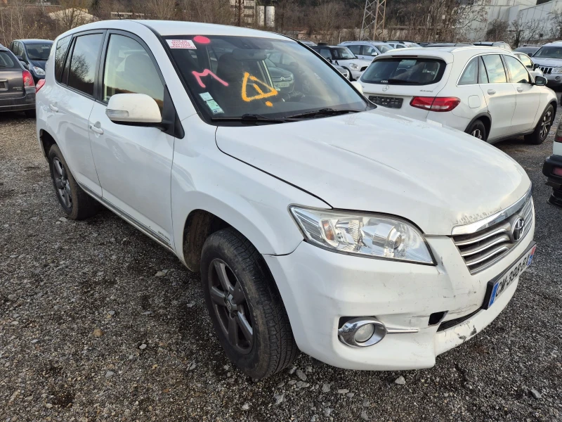 Toyota Rav4 2.2D-4D, КАТАСТРОФИРАЛ АВТОМОБИЛ , снимка 8 - Автомобили и джипове - 48454362