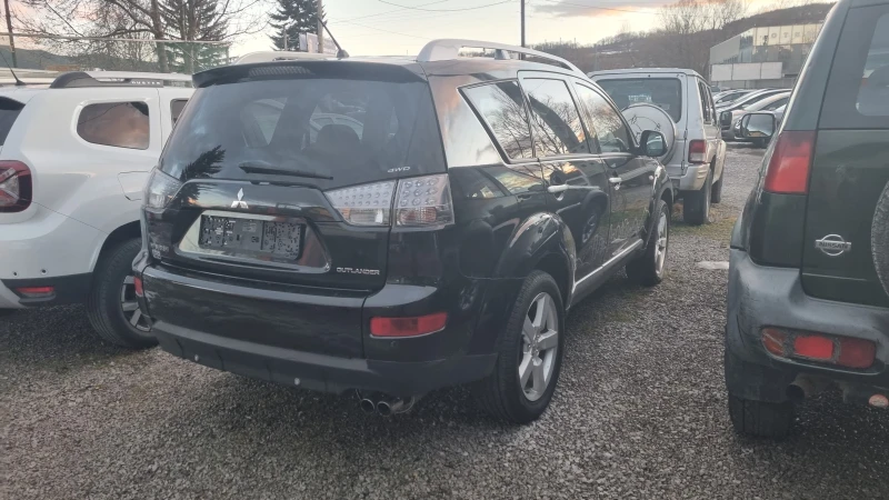 Mitsubishi Outlander 2.0DID, снимка 5 - Автомобили и джипове - 48611400