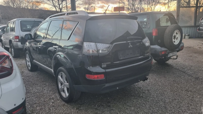 Mitsubishi Outlander 2.0DID, снимка 3 - Автомобили и джипове - 48611400